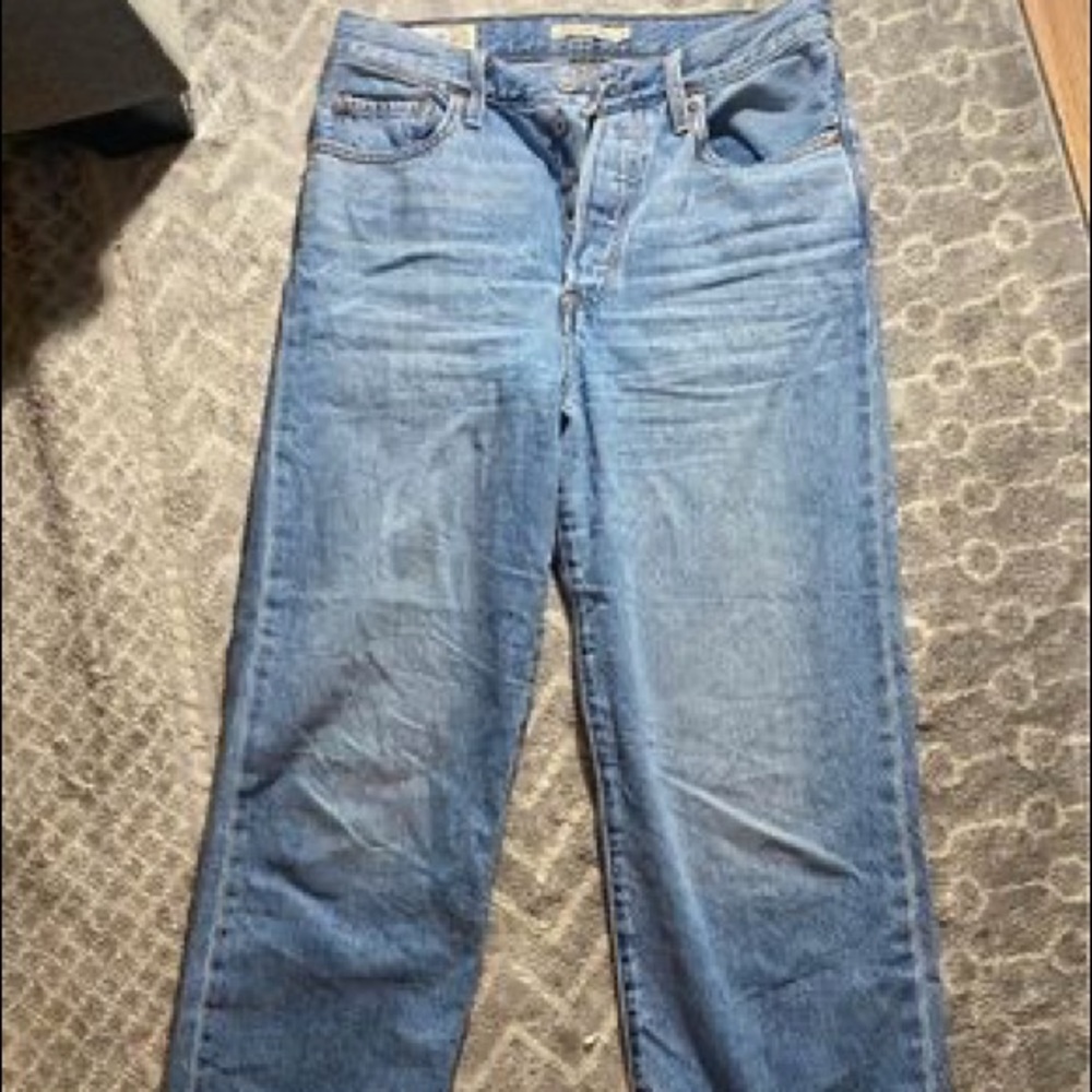 Levis Ribcage Jeans Size 28